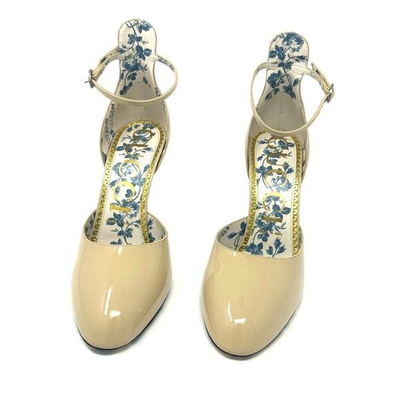 Gucci Patent Daisy 105 D’Orsay Pumps – 4.25″ Ankle-Strap, Beige, Size 9 - Picture 2 of 10